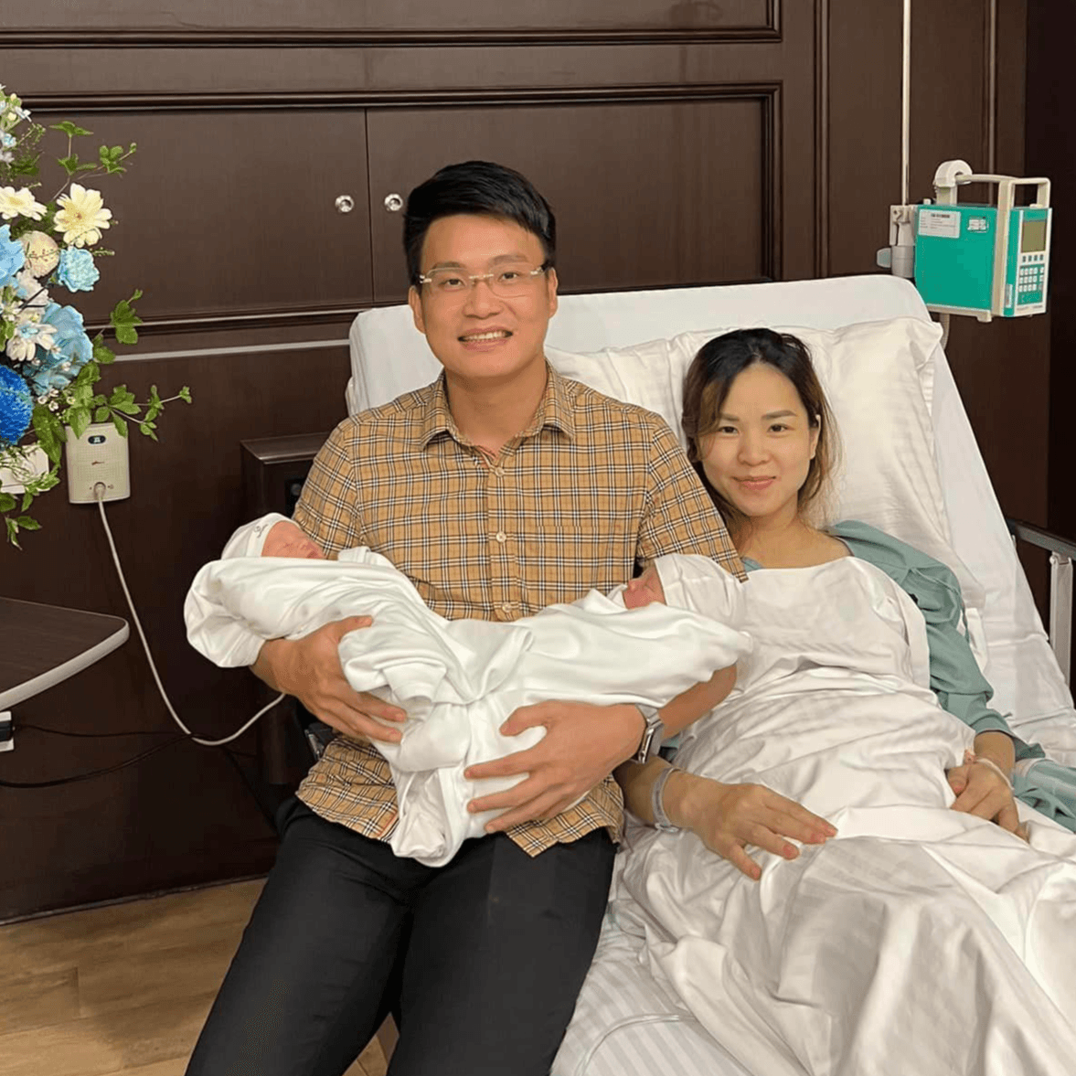 2 bé Bắp & Bột