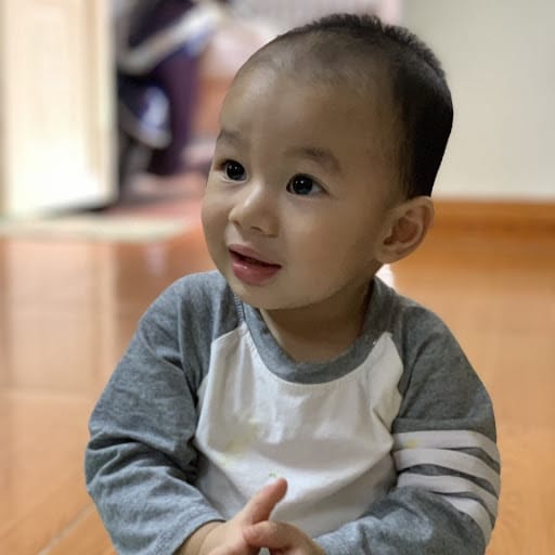 Bé Lê Minh Nguyên