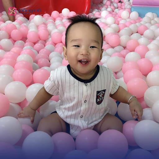 Chú bé Trịnh Đình Minh Duy lanh lợi là kết quả của phôi ngày 5 độ 2.