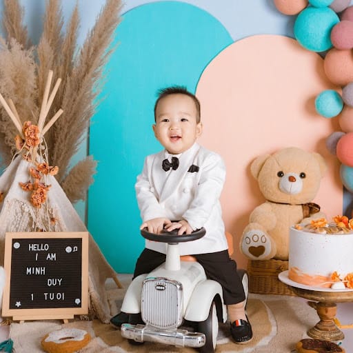 Bé Trịnh Đình Minh Duy