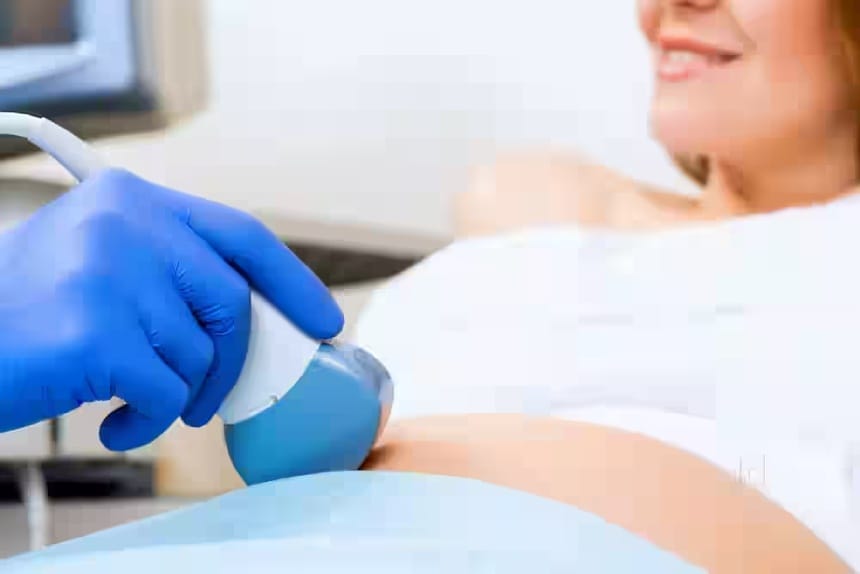 Thăm khám và điều trị IVF