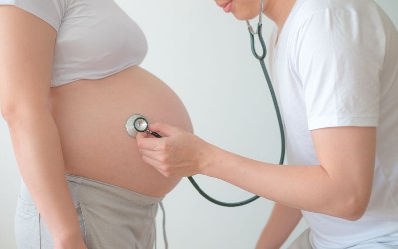 Tổng quan về thai IVF và thai tự nhiên