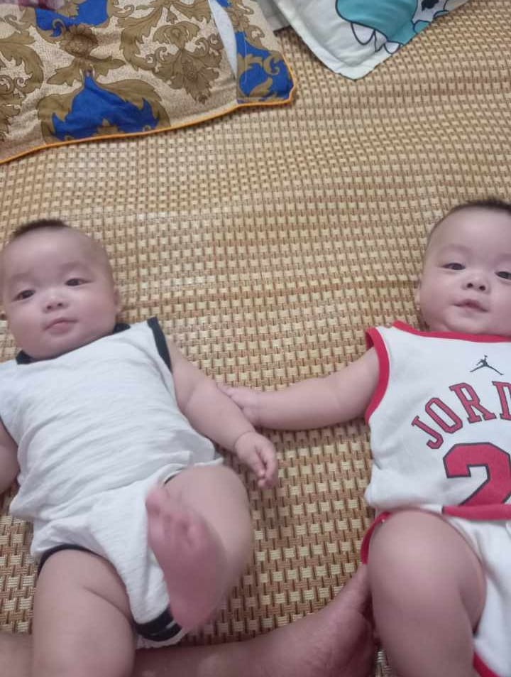 Phép màu IVF giúp gia đình tinh trùng yếu đón song thai