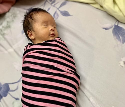 Vợ AMH thấp, chồng tinh trùng yếu: phép màu từ một phôi duy nhất
