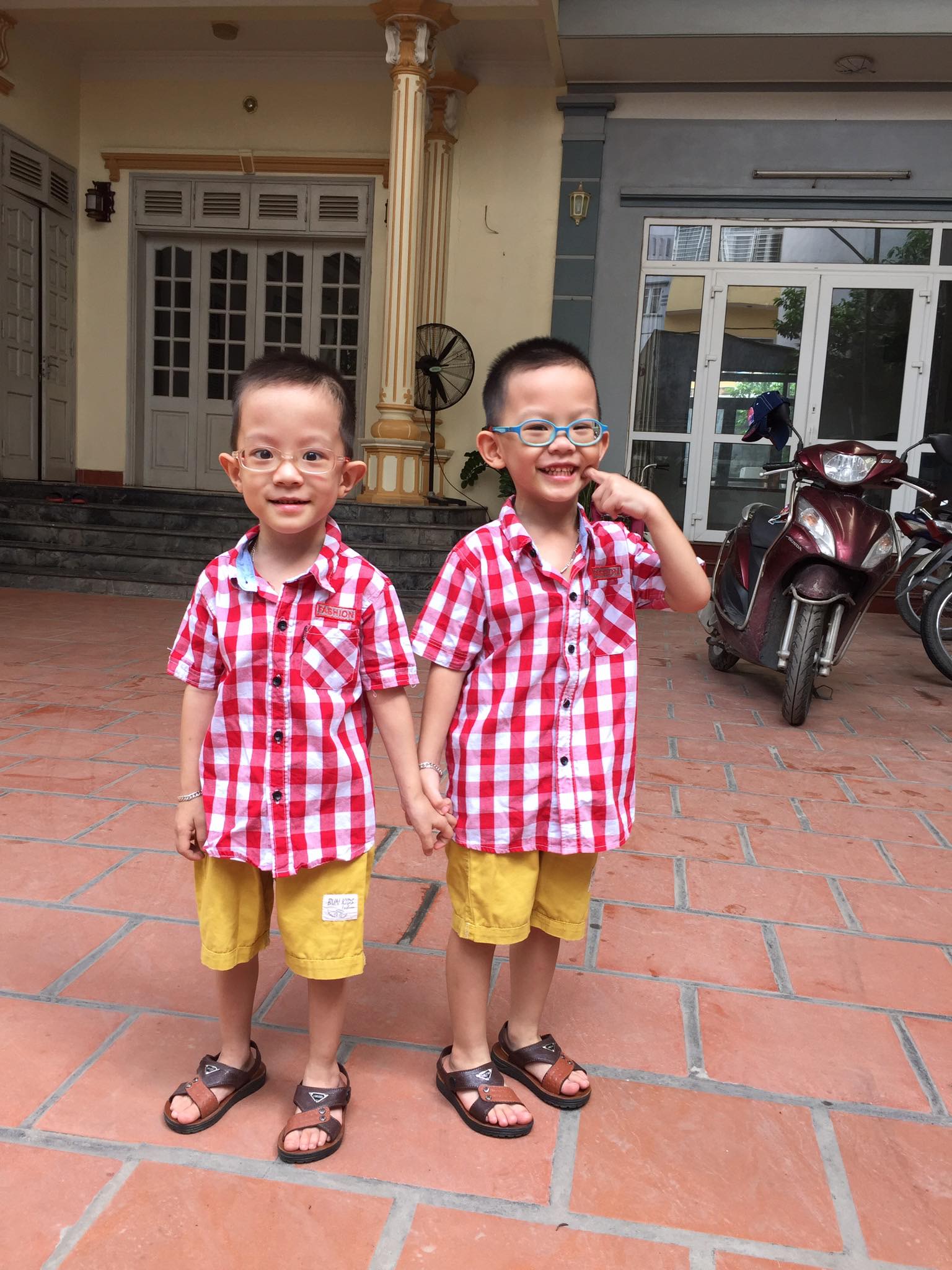 Đa nang buồng trứng, gia đình đón hai con nhờ IVF