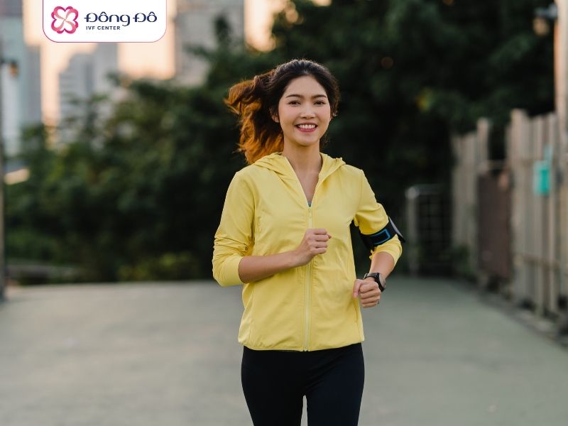 Đi bộ nhẹ nhàng, thư thái là một cách giải tỏa tâm lý hiệu quả