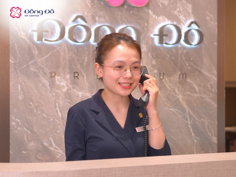Đội ngũ trợ lý bác sĩ thực hiện tư vấn trước thăm khám